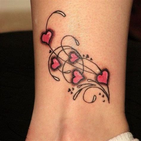 Tatuajes de Corazones para Mujeres: 22 Ideas con。